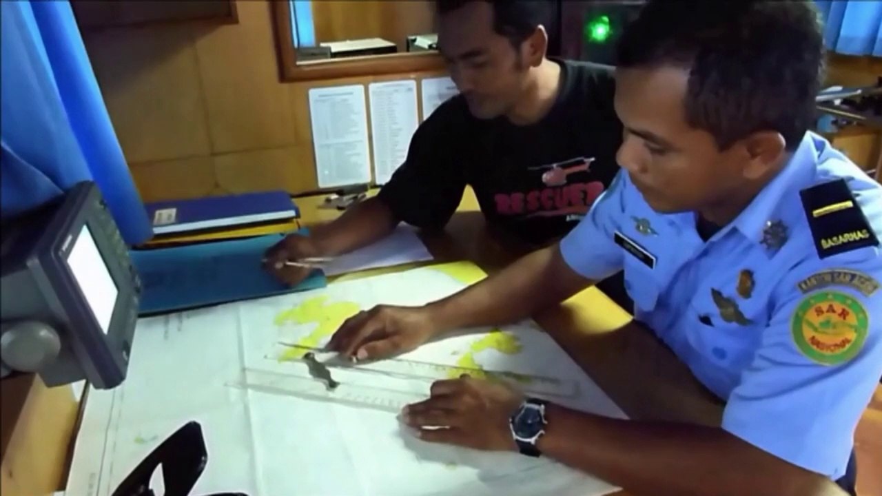 MH370: dix jours après, les recherches se poursuivent