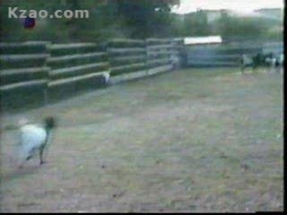 La chevre de regis a une crampe