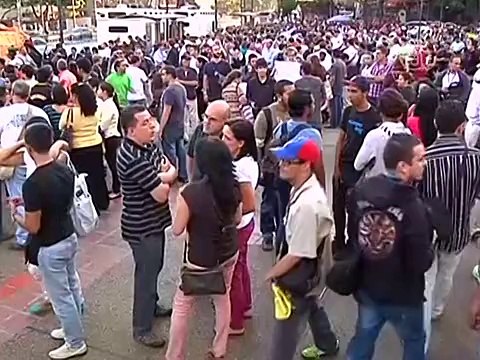 В Каракасе протестуют, несмотря на военных