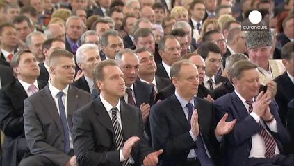 Vladimir Putin signs treaty to incorporate Crimea into Russian federation