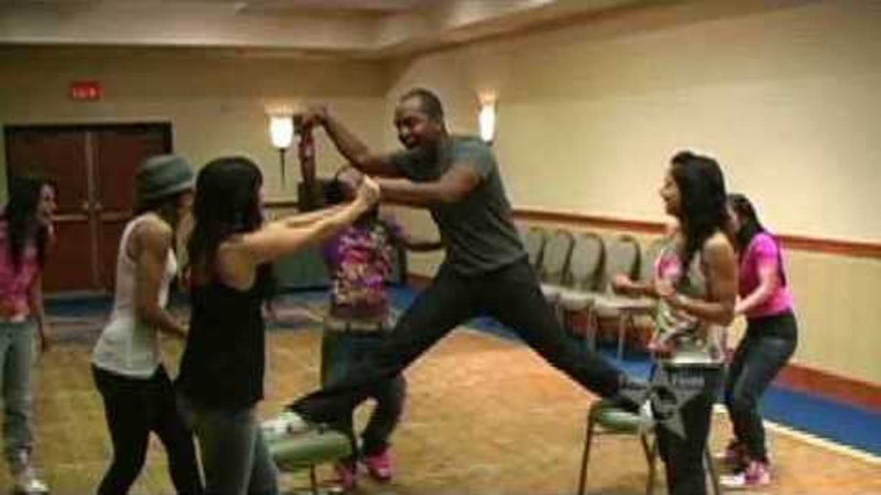 Splitting With "America's Best Dance Crew's" Fly Khicks