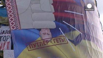 Dans les rues de Kiev, les Ukrainiens dénoncent l'attitude de Vladimir Poutine