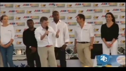 Juan Manuel Santos se mea en los pantalones
