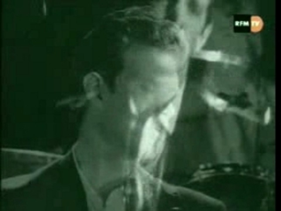 Chris Isaak - Blue Hotel