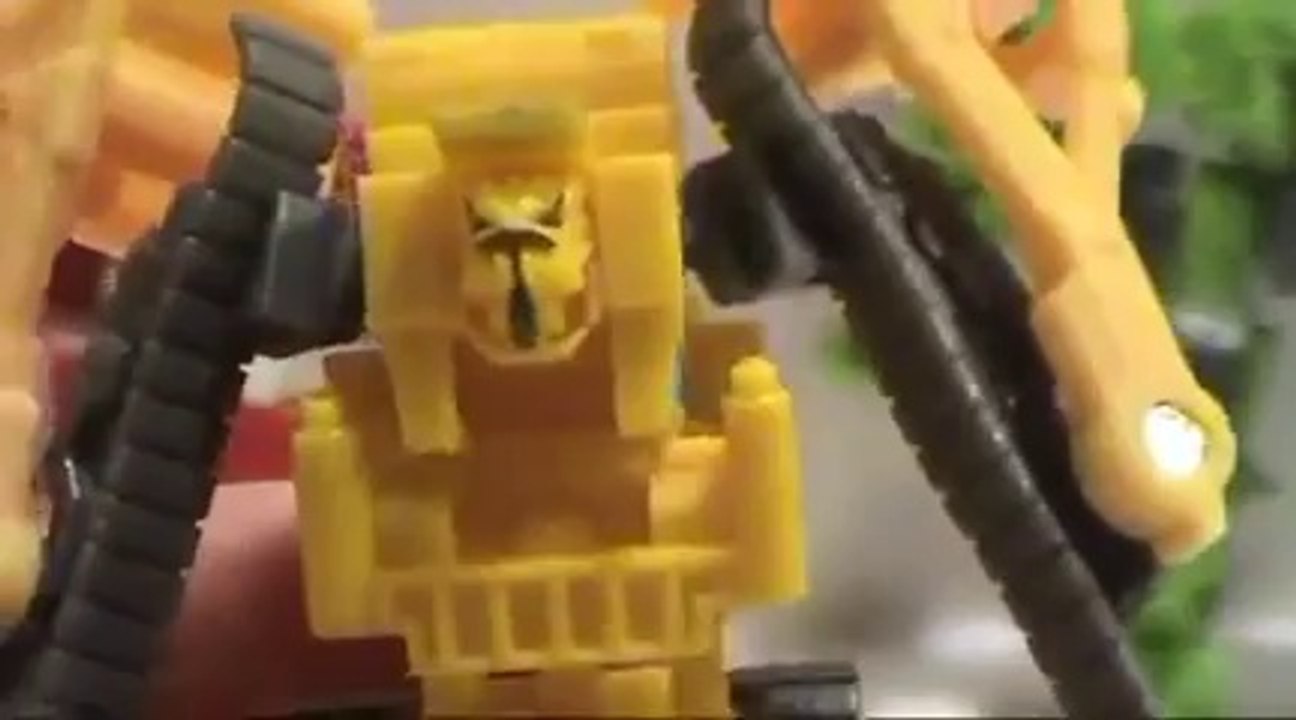 Video Review of Transformers Revenge of the Fallen; Legends Class Devastator