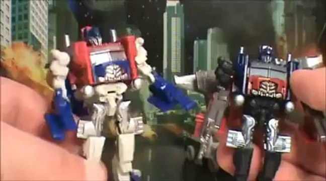 TRANSFORMERS 3 DOTM BATTLE IN THE MOONLIGHT CYBERVERSE OPTIMUS PRIME RATCHET CRANKCASE TOY REVIEW