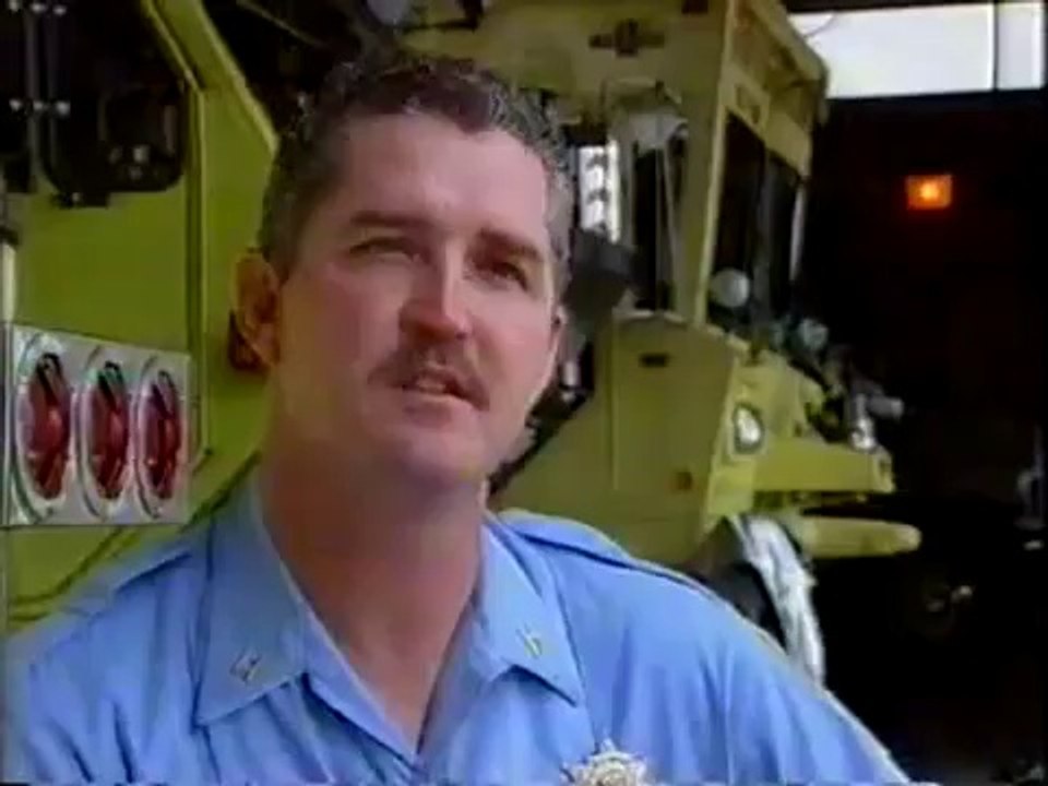 Air Crash Investigation Motorway Plane Crash Freeway Hudson Splash Down - US Airways Flight 1549 - YouTube [360p]