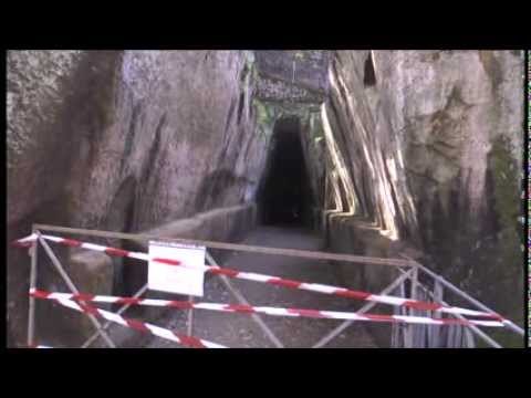 Napoli - Crolla muro, chiuso antro della Sibilla cumana (18.03.14)