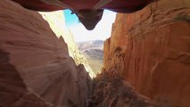 Saut en Wingsuit dans un canyon... Violent!