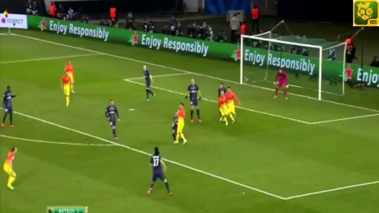 Thiago Silva umilia Messi