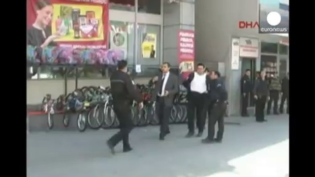 Turchia: entra in ufficio e uccide sei colleghi, poi si suicida