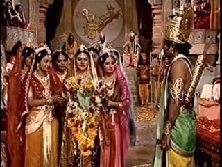 Sita garlands Lord Ram(Shri raghuvar komal full song)