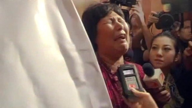 Relatives of Chinese passengers on board missing Malaysian flight demand answers