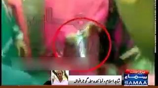 Woman took out pistol while protesting against  Sui Gas Shortage in Gujranwala