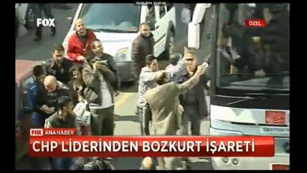 KEMAL KILICTAROGLU BOZKURT ISARETI YAPIYOR ( DERSIM SENINLE GURUR DUYUYOR !! )