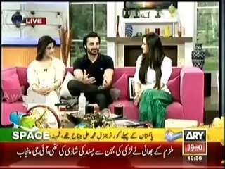 Actor Hamza Ali Abbasi mimics Imran Khan and Pervez Musharraf