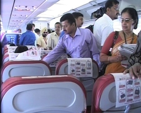 Mid-air Holi dance lands SpiceJet in trouble