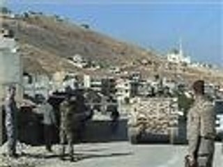 الجيش يفتح الطريق بين بلدة عرسال ومناطق بلبنان
