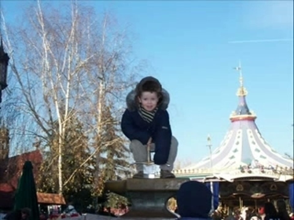 DISNEYLAND DEC 2006