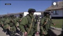 Soldados prorrusos liberan al comandante de la marina ucraniana