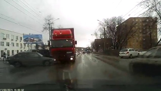 Crazy Truck crash Compilation - So violent!