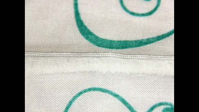 cours de surjeteuse - coudre une couture ourlet pour vêtements d'enfants