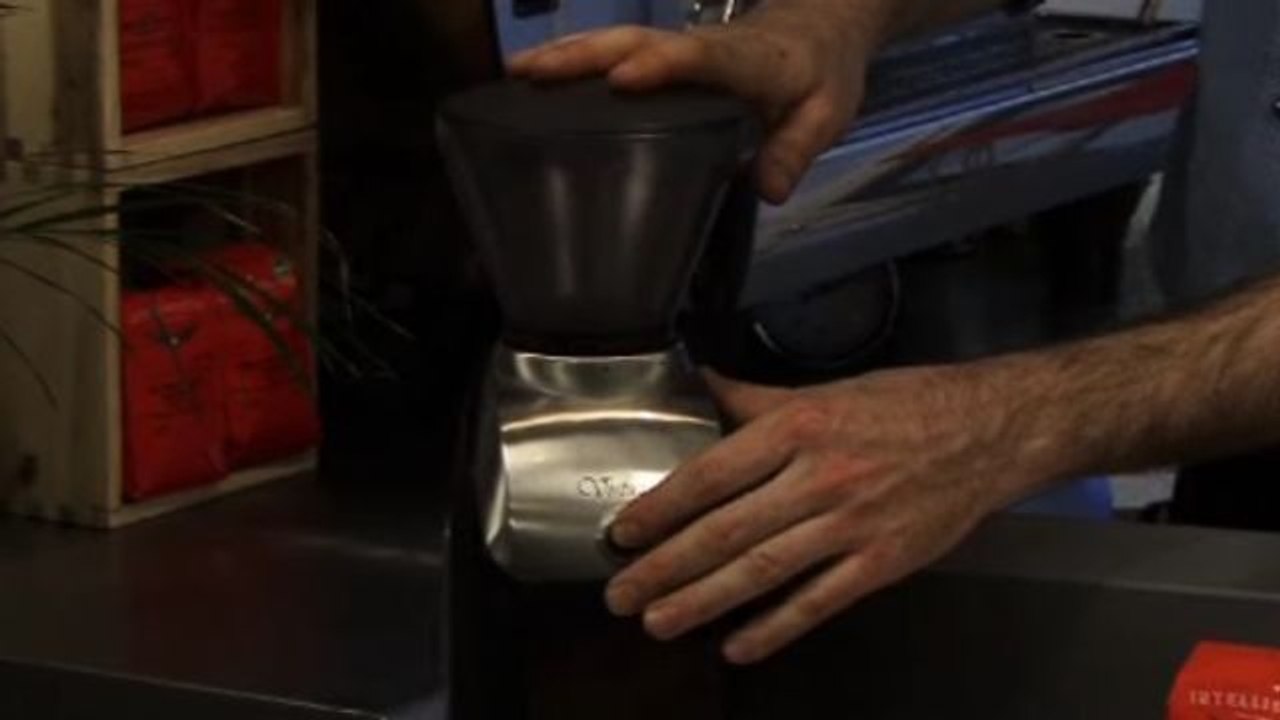 Coffee Brewing 101 - How to Grind the Beans