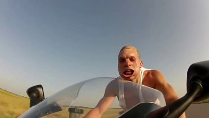 Crazy biker ... 250 km/h without a helmet ,GSX-R Motorcycle ...