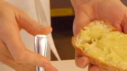 Epicurious Essentials: Cooking How-Tos - How to Make Mayonnaise