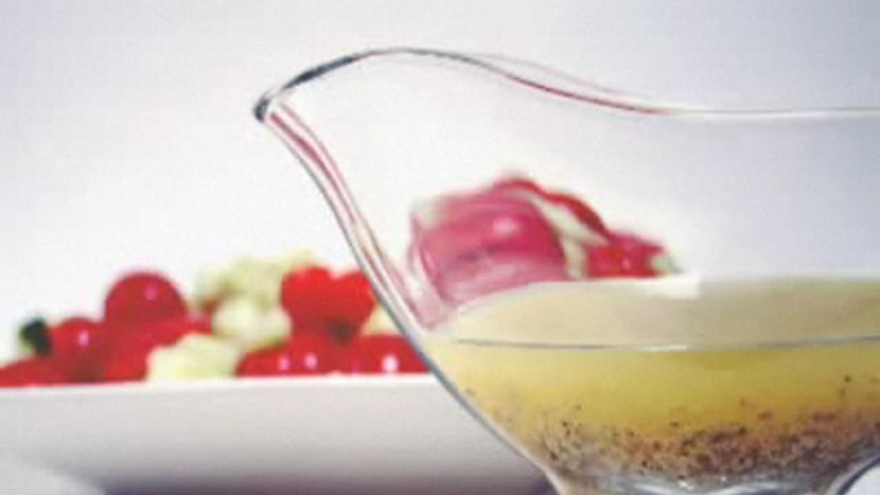 Epicurious Essentials: Cooking How-Tos - How to Make Vinaigrette