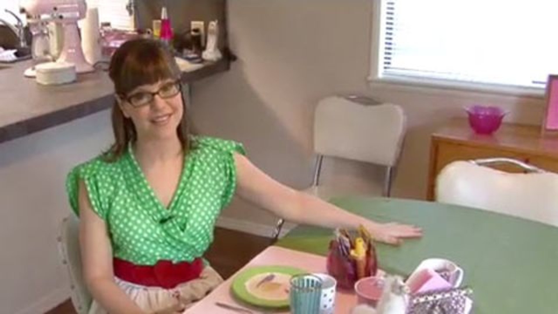 ⁣Celebrity Cooks - Lisa Loeb Cooks