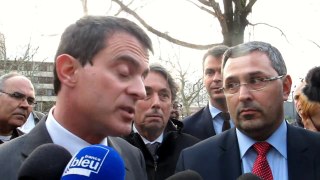 Manuel Valls au Village Olympique