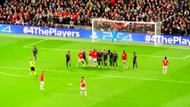 Robin van Persie freekick advances Manchester Utd