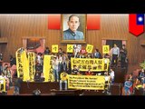 Student protest: Taiwan parliament overtaken by students in protest of  China trade agreement