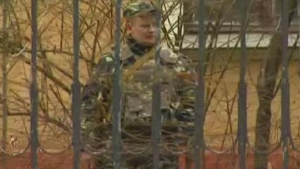 Military standoff continues in Crimea