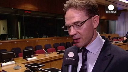 EU extends sanctions against Russia, threatens further actions