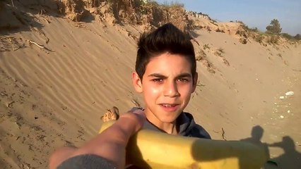 Give a banana to Friends - Vines