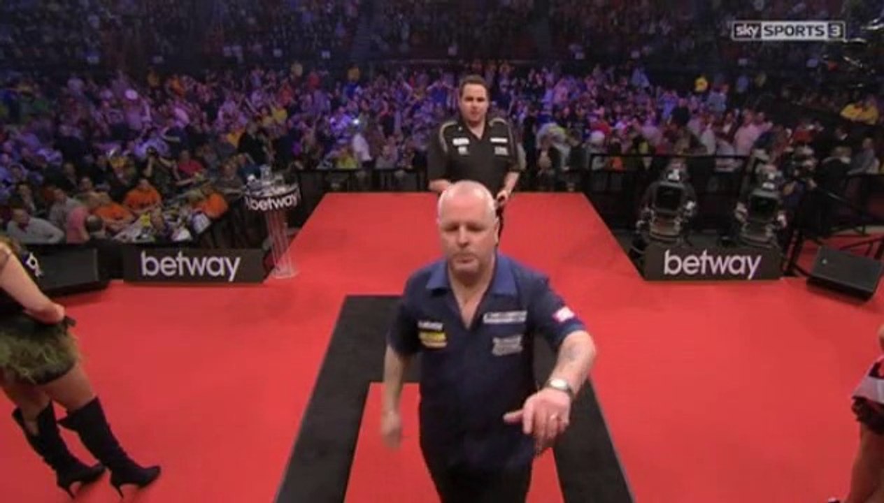 Leeds United fans singing @Rossmccormack44 at Premier League Darts 20/03/14 #LUFC