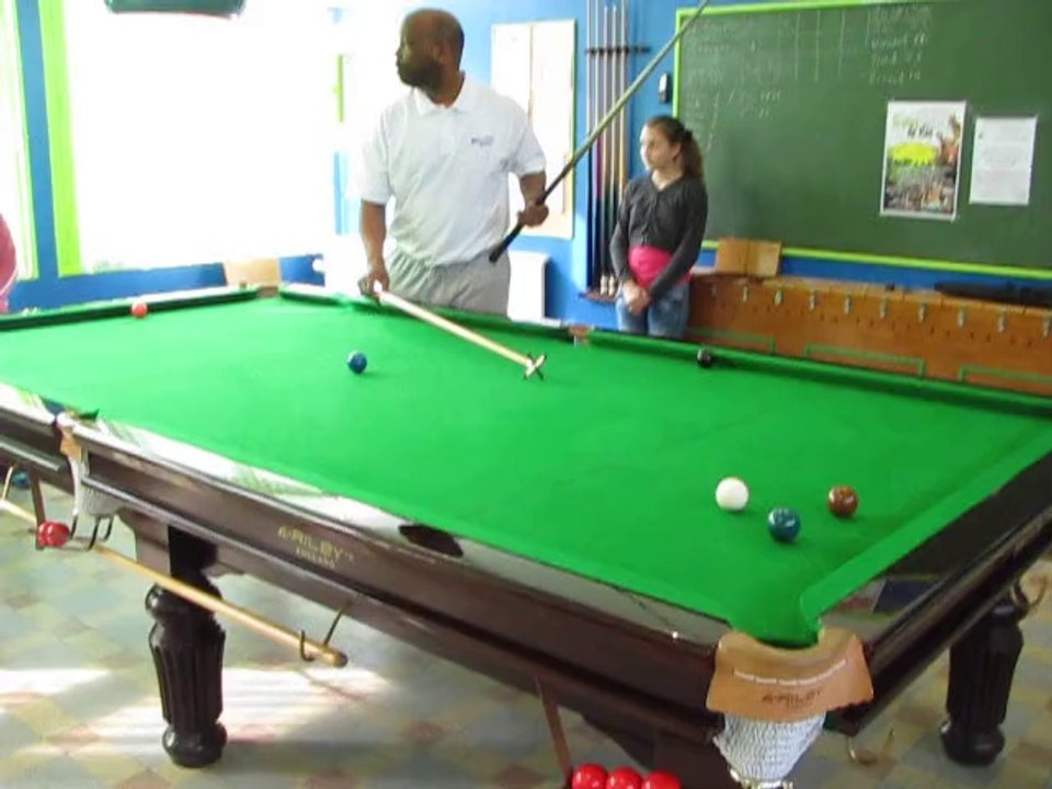 Catenoy : Un snooker au Billard club