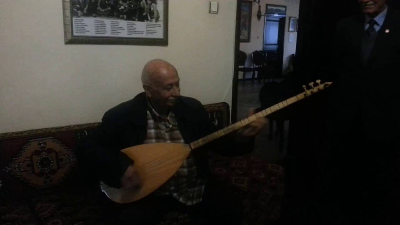 KALK GİDELİM SİGARAYI FENERİ YAK Gidelim Cezair  ( Haluk Balaban Arşiv )