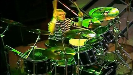 Queen - Tear it up Live at Wembley