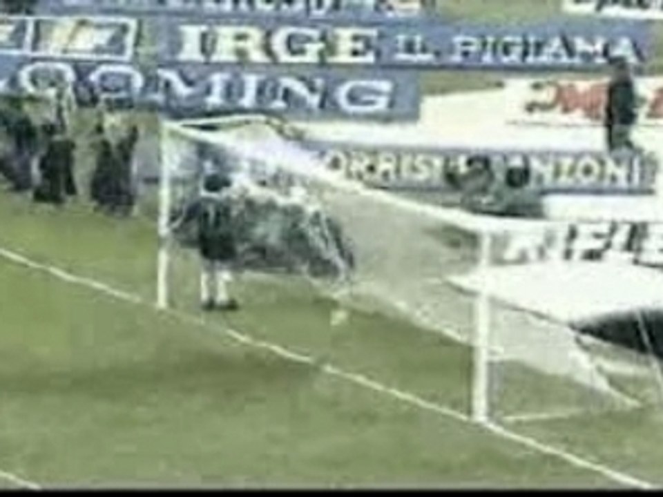Maradona_napoles_v_verona_1985