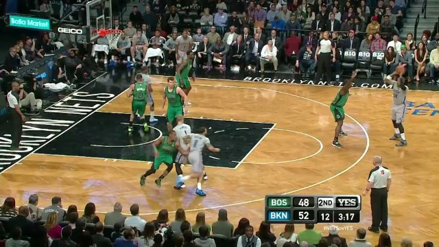 Mason Plumlee postérize Kris Humphries