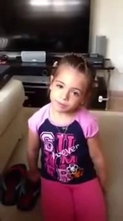 Une fillette promet à son père qu'elle n'aura jamais de Petit Copain! hilarant!