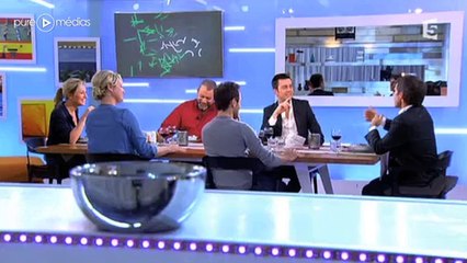 Télécharger la video: La blague interminable de David Pujadas dans 