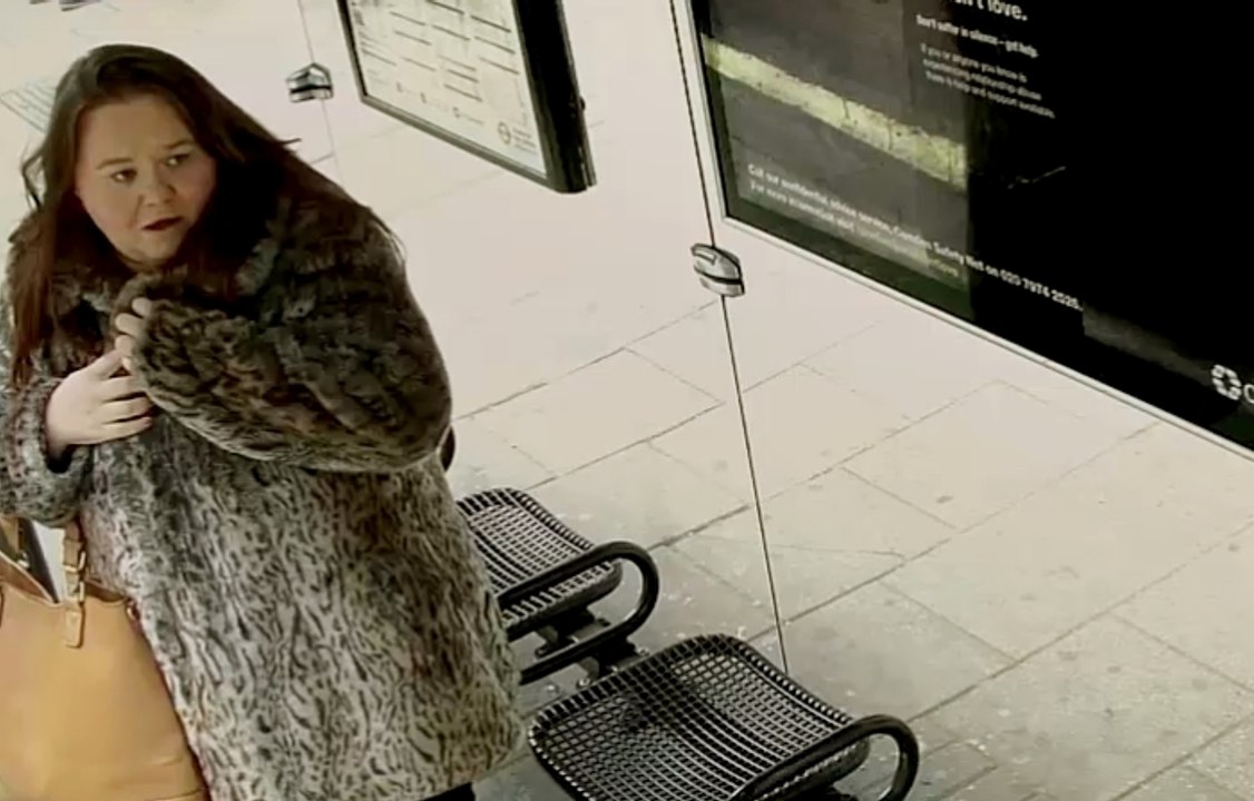 Durakta Bekleyenlere Yapılan İnanılmaz Şaka