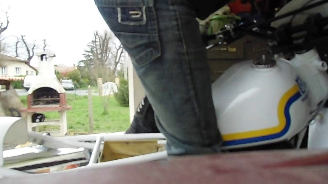 Husqvarna 240 WR 1983 , démarrage.