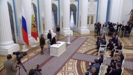 Military transition begins in Crimea