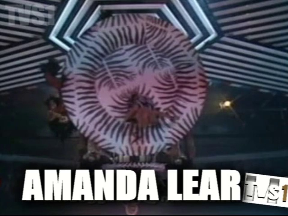AMANDA LEAR