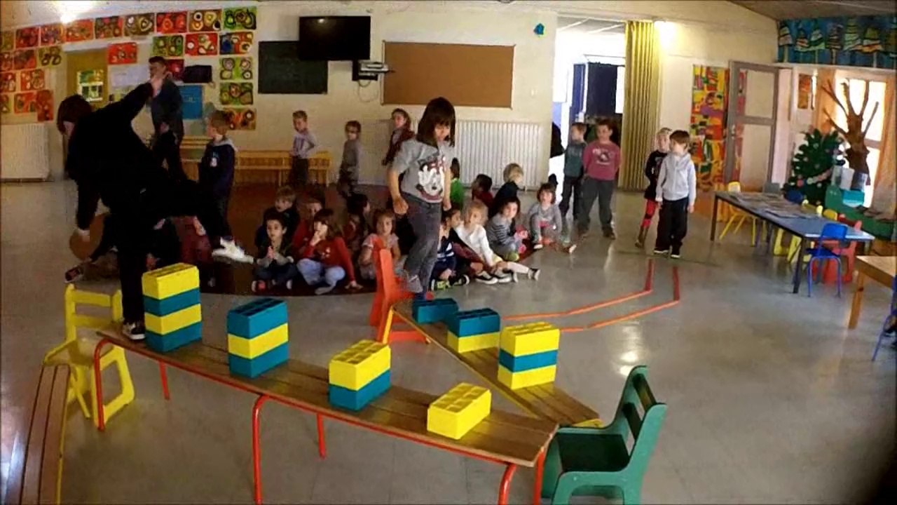 Parcours pour s'équilibrer en maternelle